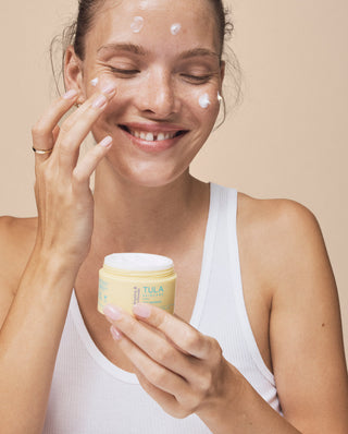 How to Reapply Sunscreen Over Makeup & Keep a Fresh, Dewy Look